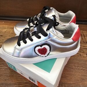 Hoo mya love heart lace sneaker silver red